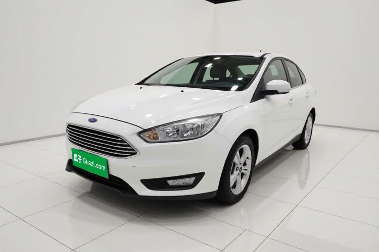 Używany Ford Focus 2015 Sedan 1.6L Automatic Comfort Model Guazi used car, China used car export, Used car for sale, Used cars, Cheapest cars for sale