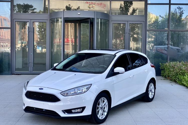 Used Ford Focus 2015 Hatchback 1.6L Manual Fashion Edition Guazi used car, China used car export, Used car for sale, Used cars, Cheapest cars for sale