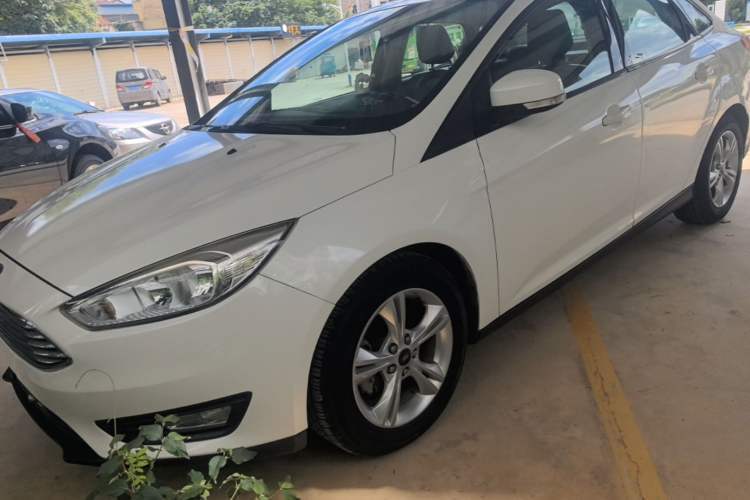 Used Ford Focus 2015 Sedan 1.6L Automatic Comfort Model Guazi used car, China used car export, Used car for sale, Used  cars, Cheapest cars for sale