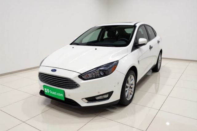 Ojetý Ford Focus 2015 Sedan EcoBoost 180 Automatic Flagship Model
