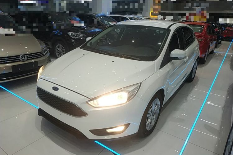 Used Ford Focus 2015 Hatchback 1.6L Automatic Comfort Model Guazi used car, China used car export, Used car for sale, Used Ford cars, Cheapest cars for sale