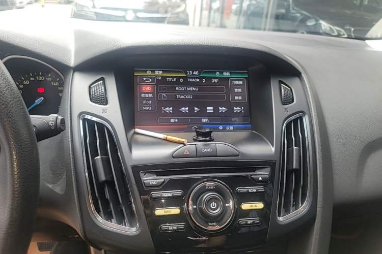 Used Ford Focus 2015 Hatchback 1.6L Automatic Comfort Model Audio And AC Panel