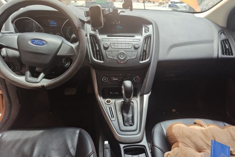 Used Ford Focus 2015 Hatchback 1.6L Automatic Comfort Model Center Console