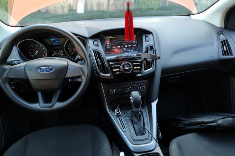 Used Ford Focus 2015 Hatchback 1.6L Automatic Comfort Model Center Console