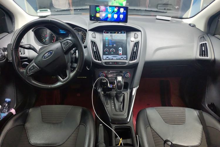 Used Ford Focus 2015 Hatchback 1.6L Automatic Fashion Edition Center Console