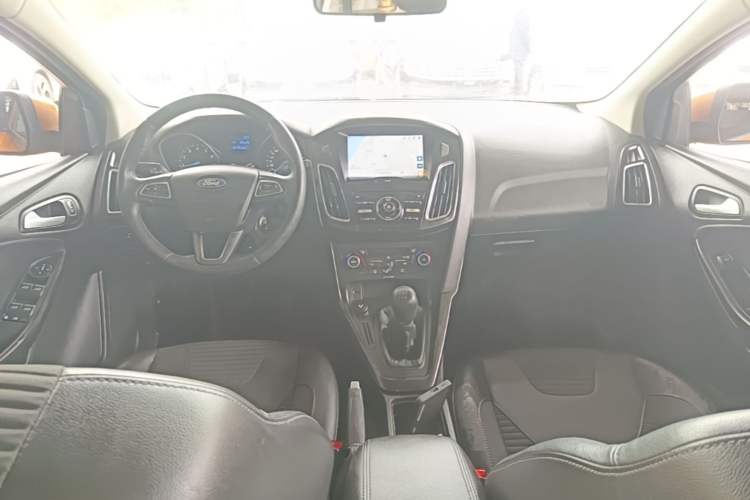 Used Ford Focus 2015 Hatchback 1.6L Manual Fashion Edition Center Console