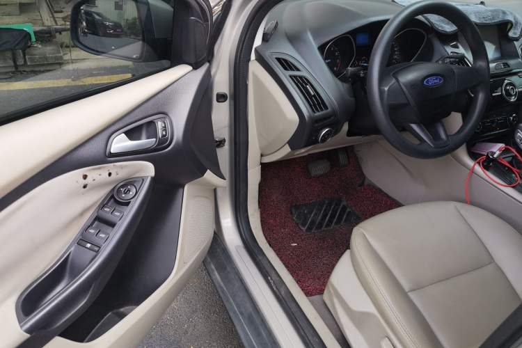 Used Ford Focus 2015 Sedan 1.6L Automatic Comfort Model Driver Seat