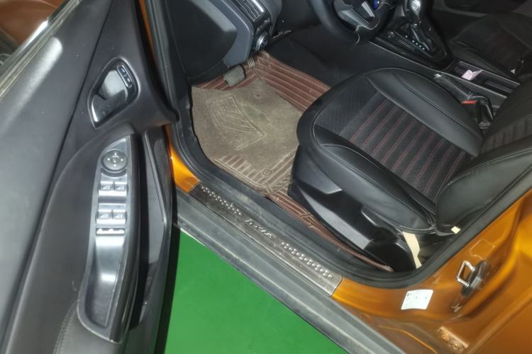 Used Ford Focus 2015 Hatchback 1.6L Automatic Fashion Edition Driver Seat