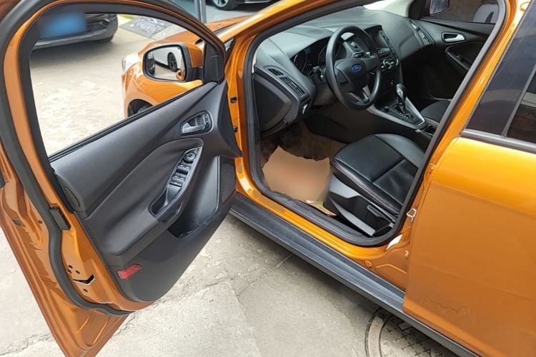 Used Ford Focus 2015 Hatchback 1.6L Automatic Comfort Model Driver Seat