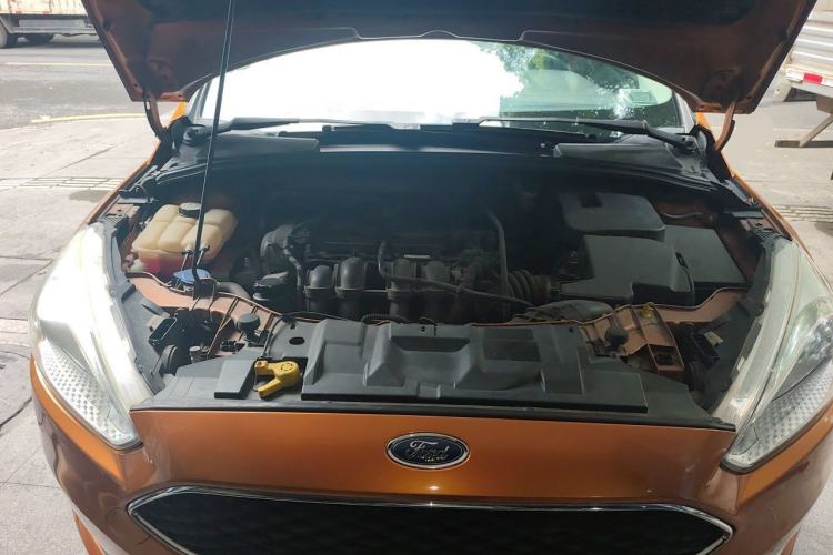 Used Ford Focus 2015 Hatchback 1.6L Automatic Fashion Edition Engine Bay