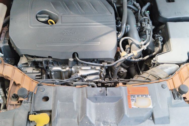 Used Ford Focus 2015 Hatchback EcoBoost 180 Automatic Elite Model Engine Bay