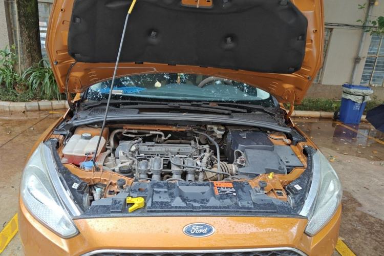 Used Ford Focus 2015 Hatchback 1.6L Manual Comfort Edition Engine Bay
