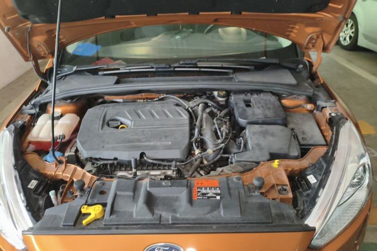 Used Ford Focus 2015 Hatchback EcoBoost 180 Automatic Elite Model Engine Bay