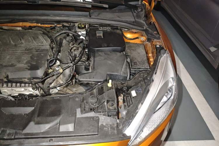 Used Ford Focus 2015 Hatchback EcoBoost 180 Automatic Elite Model Engine Bay Left