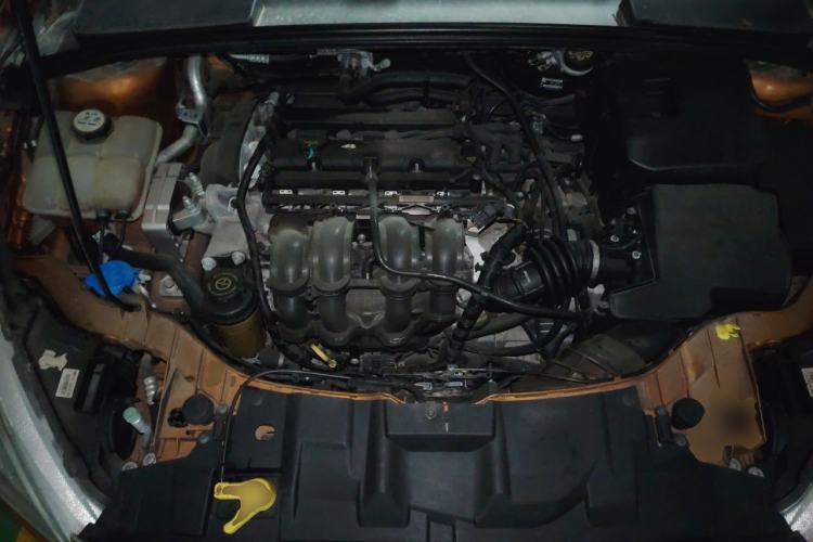 Used Ford Focus 2015 Hatchback 1.6L Automatic Fashion Edition Engine Bay