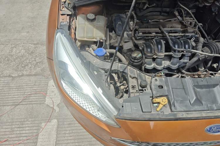 Used Ford Focus 2015 Hatchback 1.6L Automatic Comfort Model Engine Bay Right