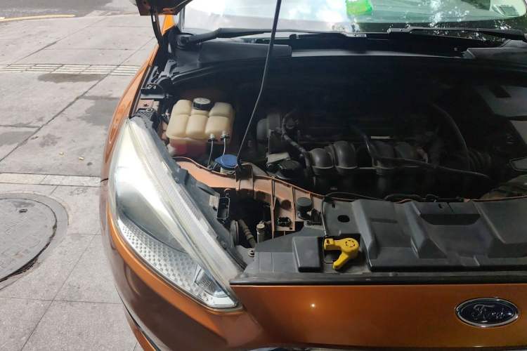 Used Ford Focus 2015 Hatchback 1.6L Automatic Fashion Edition Engine Bay Right