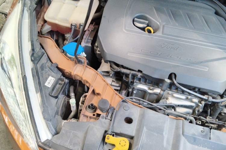 Used Ford Focus 2015 Hatchback EcoBoost 180 Automatic Elite Model Engine Bay Right