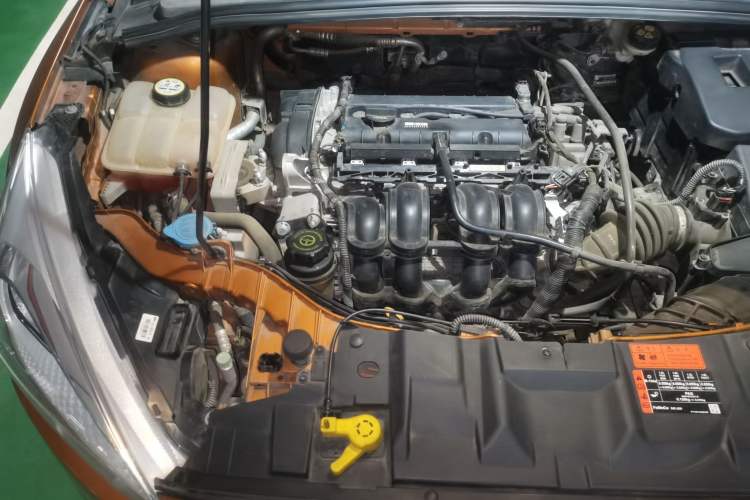Used Ford Focus 2015 Hatchback 1.6L Automatic Fashion Edition Engine Bay Right