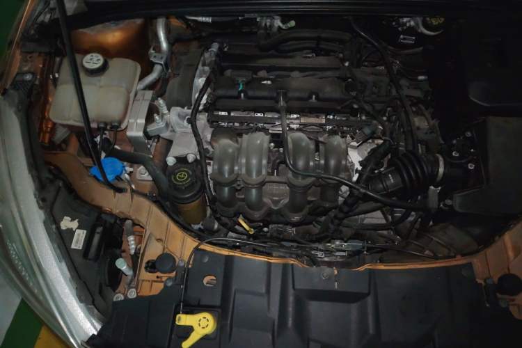 Used Ford Focus 2015 Hatchback 1.6L Automatic Fashion Edition Engine Bay Right