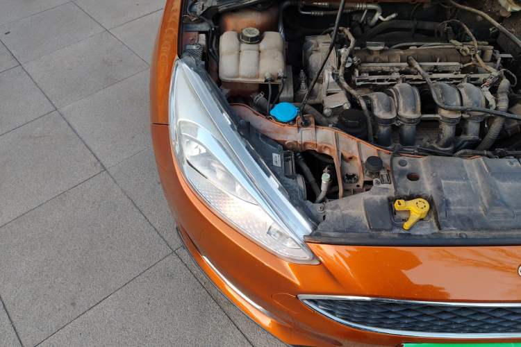 Used Ford Focus 2015 Hatchback 1.6L Automatic Fashion Edition Engine Bay Right