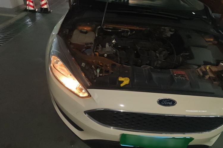 Used Ford Focus 2015 Hatchback 1.6L Automatic Comfort Model Engine Bay Right