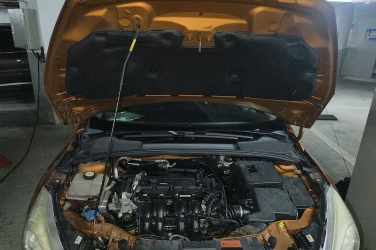 Used Ford Focus 2015 Hatchback 1.6L Automatic Fashion Edition Engine Bay