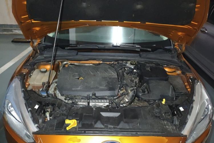 Used Ford Focus 2015 Hatchback EcoBoost 180 Automatic Elite Model Engine Bay