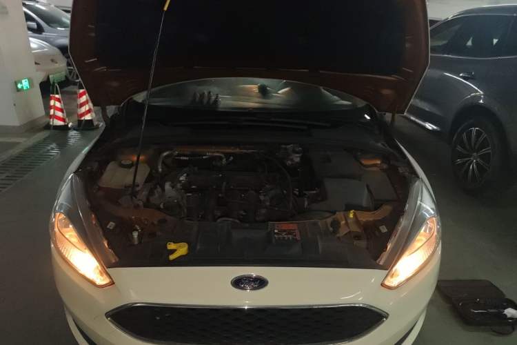 Used Ford Focus 2015 Hatchback 1.6L Automatic Comfort Model Engine Bay