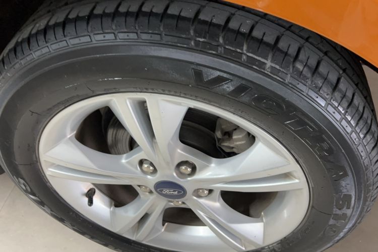 Used Ford Focus 2015 Hatchback 1.6L Automatic Comfort Model Exterior 2