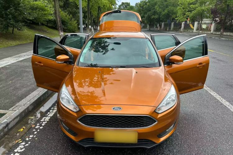 Used Ford Focus 2015 Hatchback 1.6L Automatic Comfort Model Exterior 3