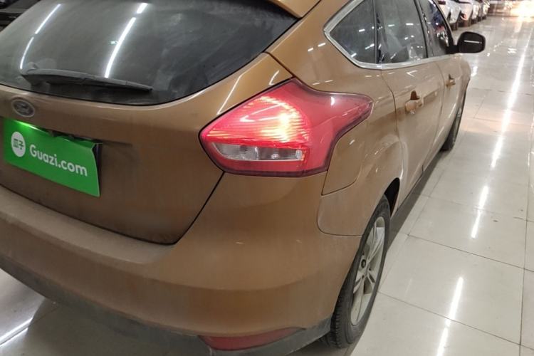 Used Ford Focus 2015 Hatchback 1.6L Automatic Comfort Model Exterior 3