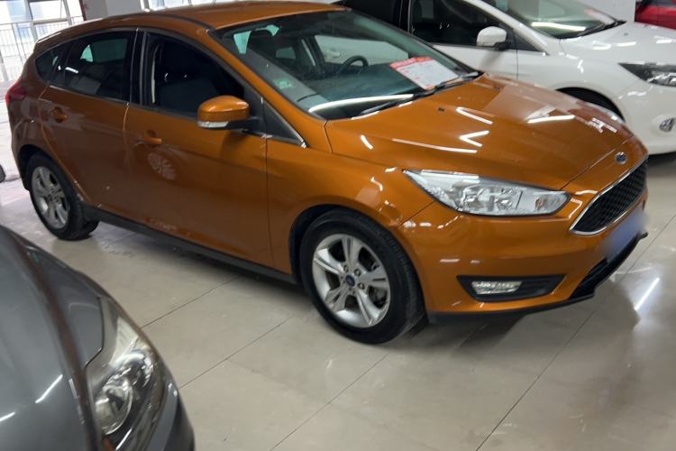 Used Ford Focus 2015 Hatchback 1.6L Automatic Comfort Model Exterior 4