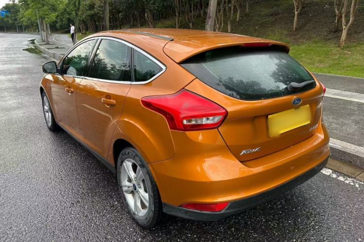Used Ford Focus 2015 Hatchback 1.6L Automatic Comfort Model Exterior 4