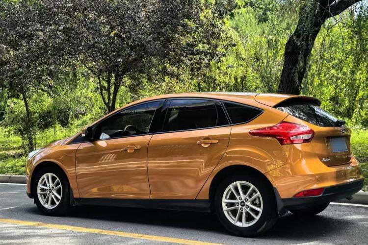 Used Ford Focus 2015 Hatchback 1.6L Automatic Fashion Edition Exterior 5