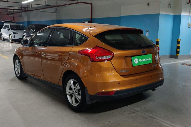 Used Ford Focus 2015 Hatchback 1.6L Automatic Comfort Model Exterior 5