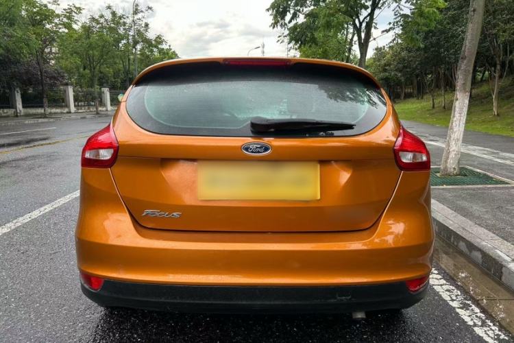 Used Ford Focus 2015 Hatchback 1.6L Automatic Comfort Model Exterior 5