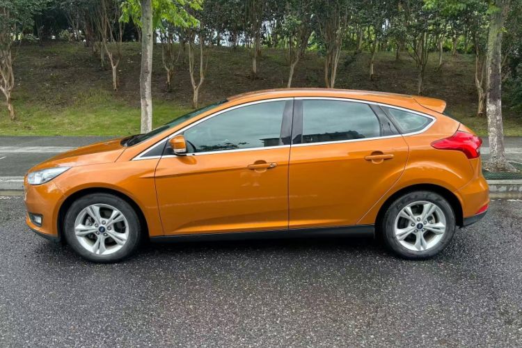 Used Ford Focus 2015 Hatchback 1.6L Automatic Comfort Model Exterior 6