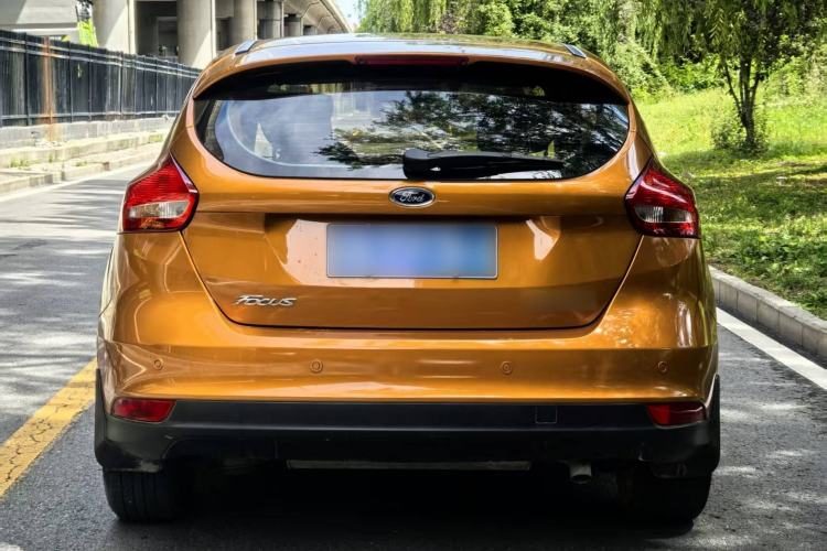 Used Ford Focus 2015 Hatchback 1.6L Automatic Fashion Edition Exterior 8