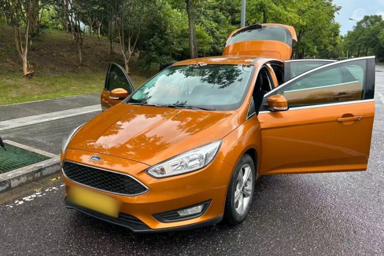 Used Ford Focus 2015 Hatchback 1.6L Automatic Comfort Model Exterior 8