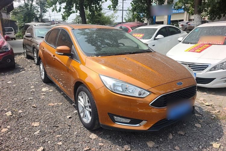 Used Ford Focus 2015 Hatchback 1.6L Automatic Fashion Edition Front Right 45 Deg