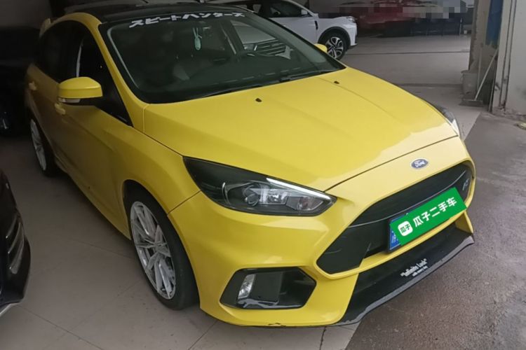 Used Ford Focus 2015 Hatchback EcoBoost 180 Automatic Elite Model Front Right 45 Deg