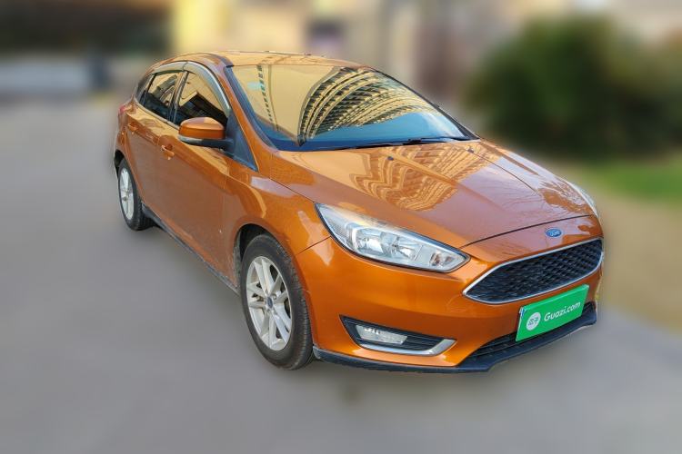 Used Ford Focus 2015 Hatchback 1.6L Automatic Fashion Edition Front Right 45 Deg