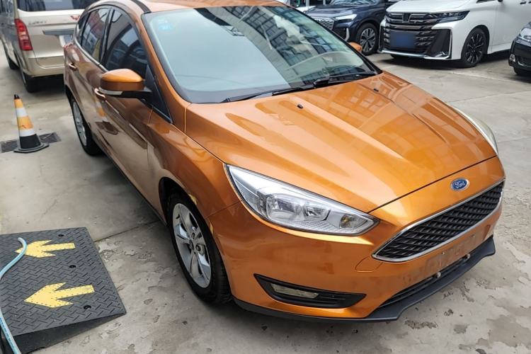 Used Ford Focus 2015 Hatchback 1.6L Automatic Comfort Model Front Right 45 Deg