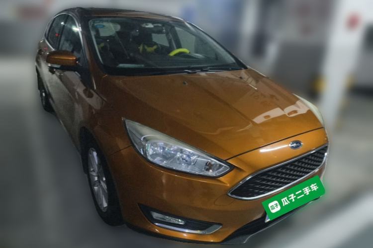 Used Ford Focus 2015 Hatchback 1.6L Automatic Fashion Edition Front Right 45 Deg