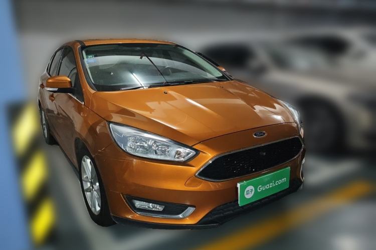 Used Ford Focus 2015 Hatchback EcoBoost 180 Automatic Elite Model Front Right 45 Deg