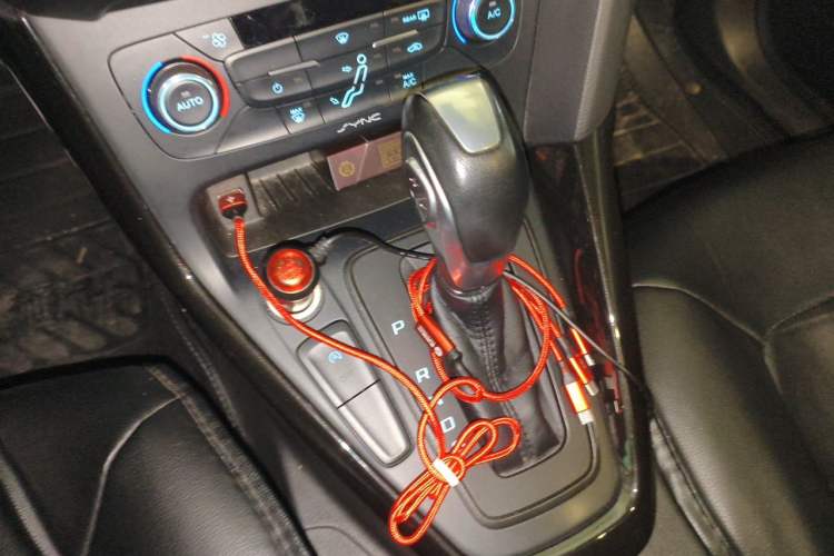 Used Ford Focus 2015 Hatchback EcoBoost 180 Automatic Elite Model Gear Lever