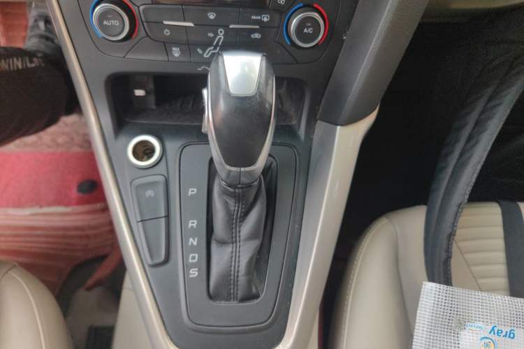 Used Ford Focus 2015 Hatchback EcoBoost 180 Automatic Elite Model Gear Lever
