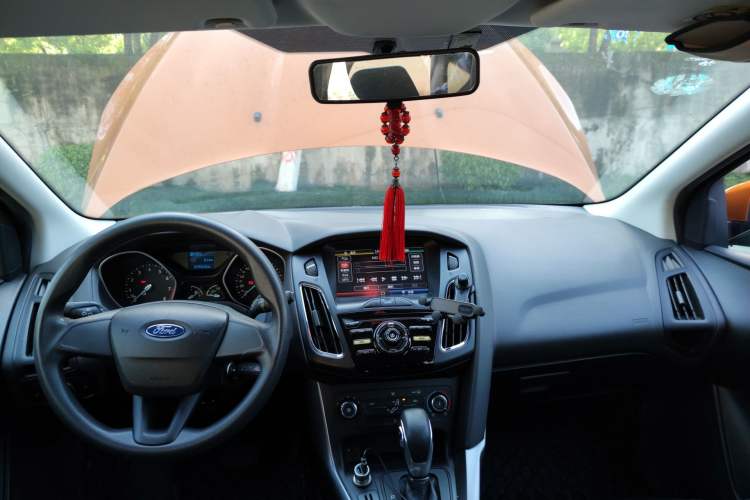 Used Ford Focus 2015 Hatchback 1.6L Automatic Comfort Model Headliner