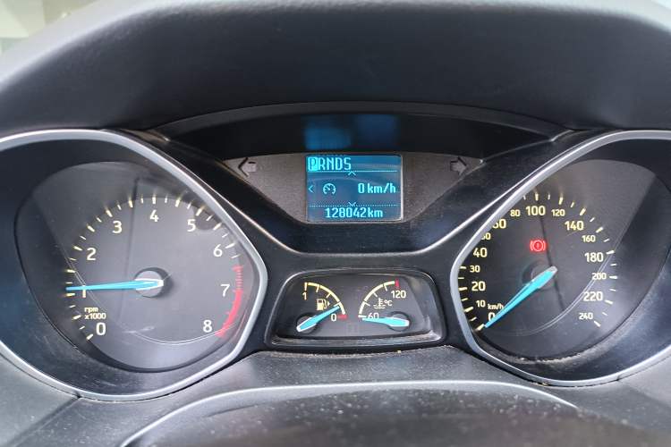 Used Ford Focus 2015 Hatchback EcoBoost 125 Automatic Supreme Style Edition Instrument Cluster
